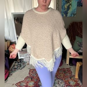 EINII Wool Poncho